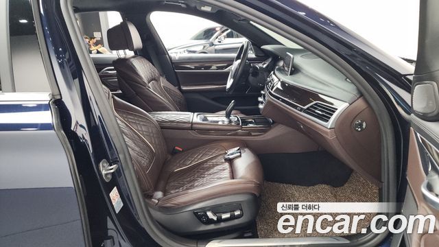 BMW 7 Series (G11) 740d xDrive Design Pure Excellence 2020 — фото 11