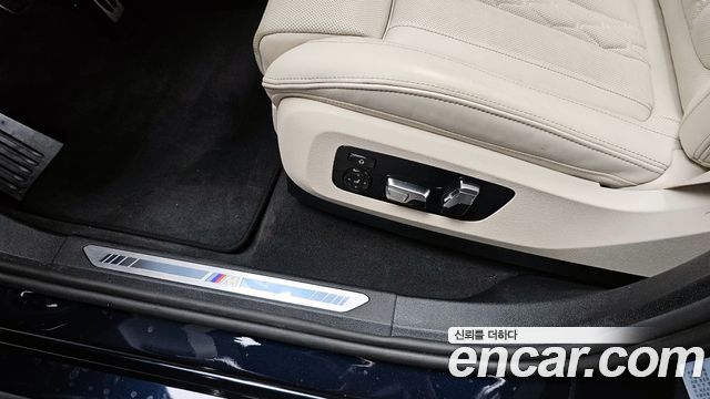 BMW X6 (G06) xDrive40i M Sport 2025 — фото 32