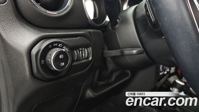 Jeep Wrangler (JL) 2.0 Overland 4Door 2022 — фото 17