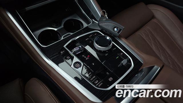 BMW X6 (G06) xDrive40i M Sport 2024 — фото 9