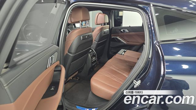 BMW X6 (G06) xDrive40i M Sport 2024 — фото 11