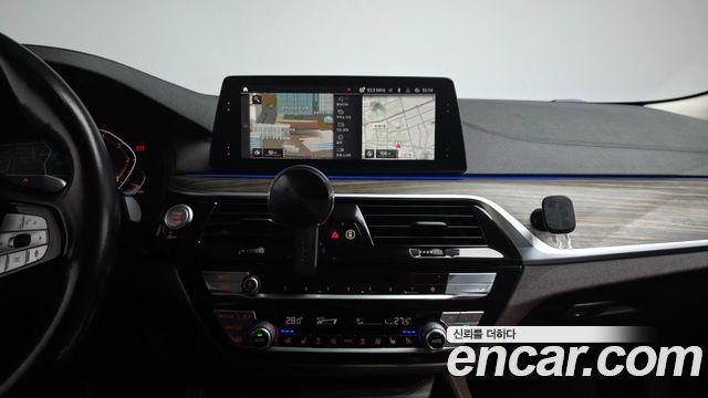 BMW 5 Series (G30) 520d xDrive Luxury Plus 2020 — фото 13