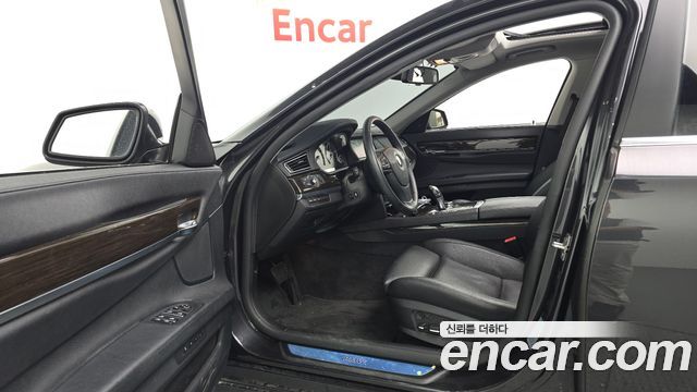 BMW 7 Series (F01) 750Li 2011 — фото 10