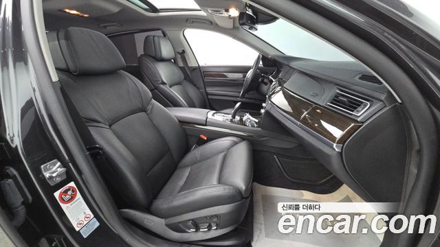 BMW 7 Series (F01) 750Li 2011 — фото 11