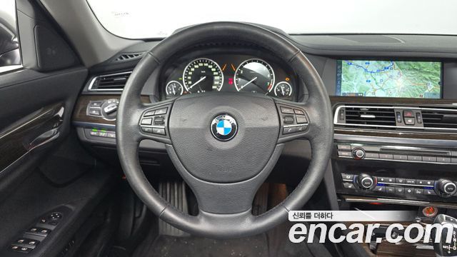 BMW 7 Series (F01) 750Li 2011 — фото 13