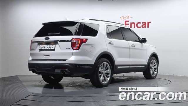 Ford Explorer 2.3 Limited 4WD 5th 2019 — фото 2