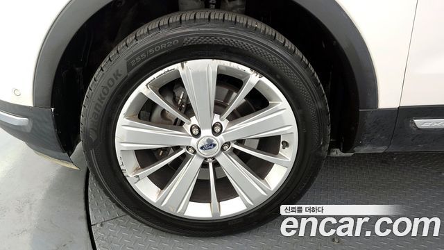 Ford Explorer 2.3 Limited 4WD 5th 2019 — фото 5