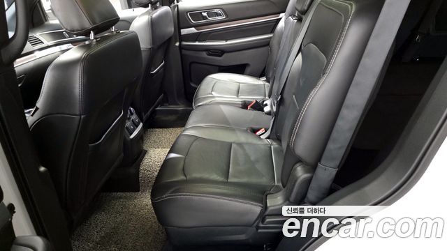 Ford Explorer 2.3 Limited 4WD 5th 2019 — фото 12