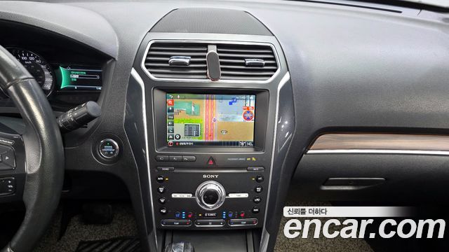 Ford Explorer 2.3 Limited 4WD 5th 2019 — фото 14