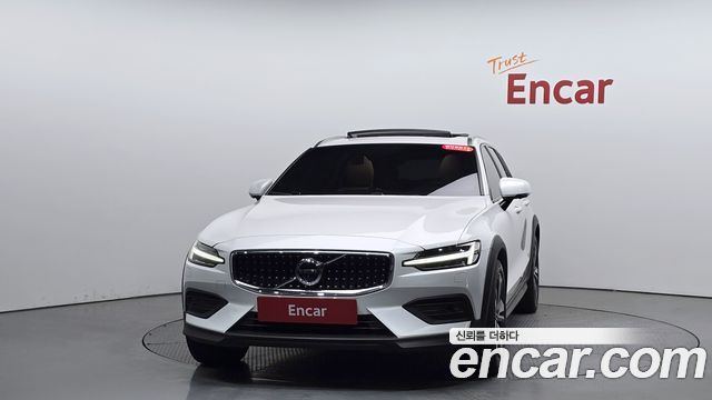 Volvo V60 Cross Country (II) T5 Pro AWD 2020 — фото 3