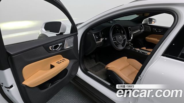 Volvo V60 Cross Country (II) T5 Pro AWD 2020 — фото 10
