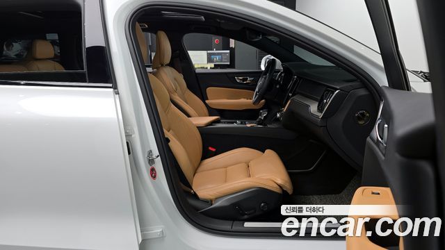 Volvo V60 Cross Country (II) T5 Pro AWD 2020 — фото 11
