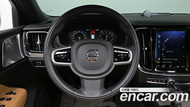 Volvo V60 Cross Country (II) T5 Pro AWD 2020 — фото 13