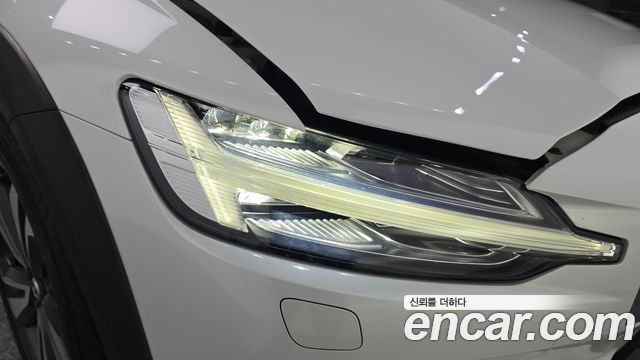 Volvo V60 Cross Country (II) T5 Pro AWD 2020 — фото 22