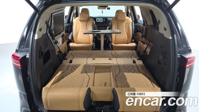 Kia Carnival (IV) Gasoline 9-seater Limousine(Special vehicle) 2023 — фото 15
