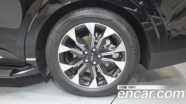 Kia Carnival (IV) Gasoline 9-seater Limousine(Special vehicle) 2023 — фото 21