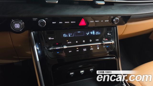 Kia Carnival (IV) Gasoline 9-seater Limousine(Special vehicle) 2023 — фото 31
