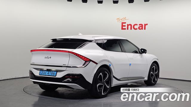 Kia EV6 Long Range GT Line 2023 — фото 2