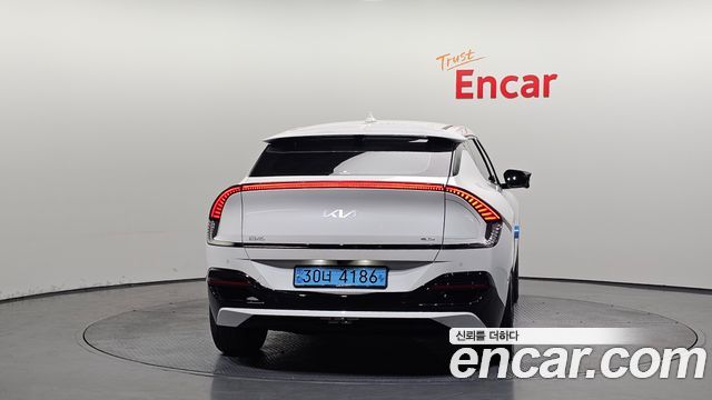 Kia EV6 Long Range GT Line 2023 — фото 4