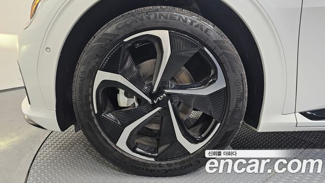Kia EV6 Long Range GT Line 2023 — фото 5