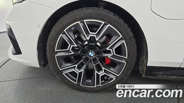 BMW 5 Series (G60) 530e xDrive M Sport Pro 2026 — фото 5