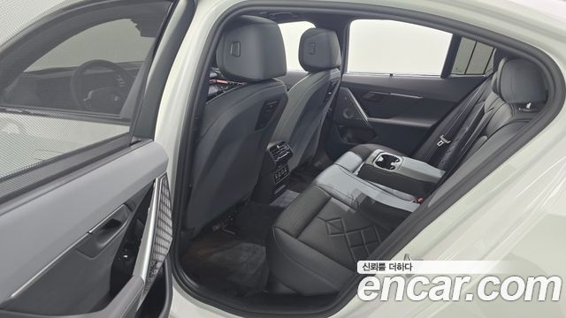 BMW 5 Series (G60) 530e xDrive M Sport Pro 2026 — фото 12
