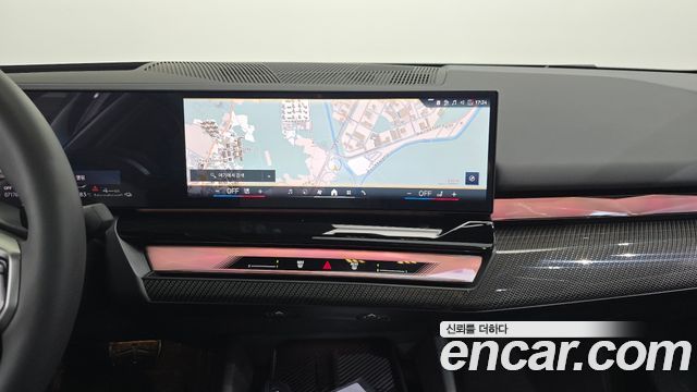 BMW 5 Series (G60) 530e xDrive M Sport Pro 2026 — фото 13