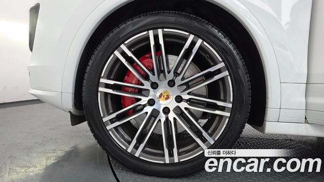 Porsche Cayenne 3.6 GTS 958 2017 — фото 5