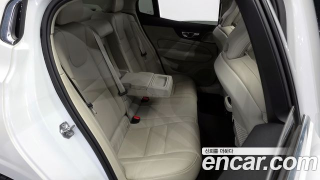 Volvo S60 (III) T5 Inscroption 2020 — фото 11