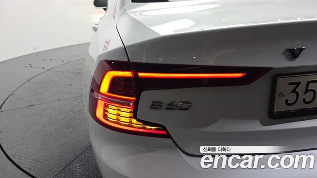 Volvo S60 (III) T5 Inscroption 2020 — фото 23