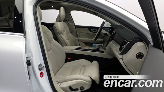 Volvo S60 (III) T5 Inscroption 2020 — фото 26