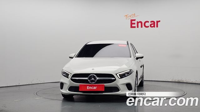 Mercedes-Benz A-Class (W177) A220 Sedan 2020 — фото 3