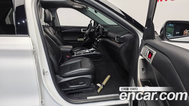 Ford Explorer (VI) 2.3 LimIted 4WD 2022 — фото 11