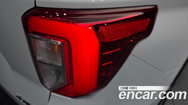 Ford Explorer (VI) 2.3 LimIted 4WD 2022 — фото 23