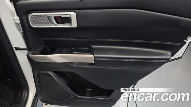 Ford Explorer (VI) 2.3 LimIted 4WD 2022 — фото 25
