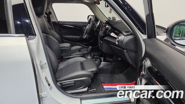 MINI Cooper 5Door HIGH 3rd 2020 — фото 11