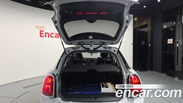 MINI Cooper 5Door HIGH 3rd 2020 — фото 20