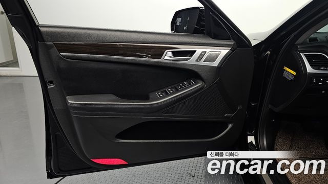 Genesis G80 3.3 GDI Premium Luxury 2018 — фото 19