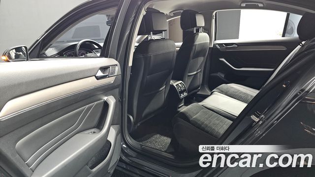 Volkswagen Passat GT (B8) 2.0 TDI Premium 2021 — фото 32