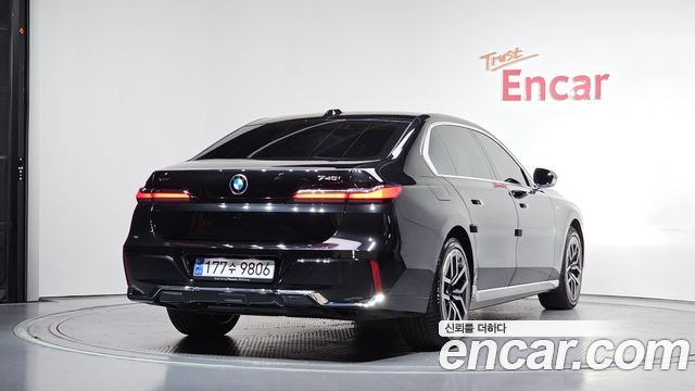 BMW 7 Series (G70) 740i xDrive M Sport 2024 — фото 2