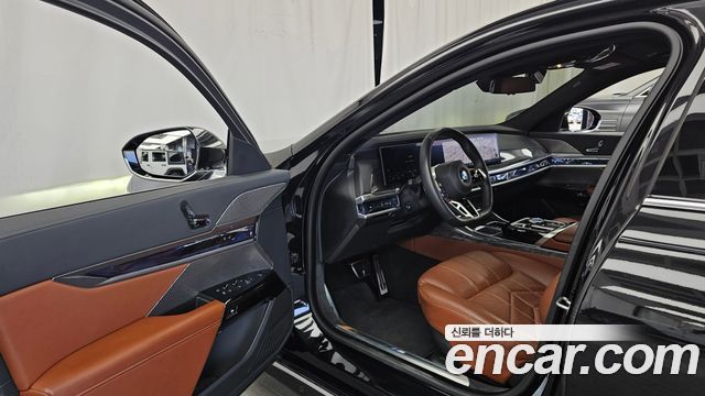 BMW 7 Series (G70) 740i xDrive M Sport 2024 — фото 10