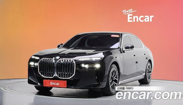 BMW 7 Series (G70) 740i xDrive M Sport 2024 — фото 1