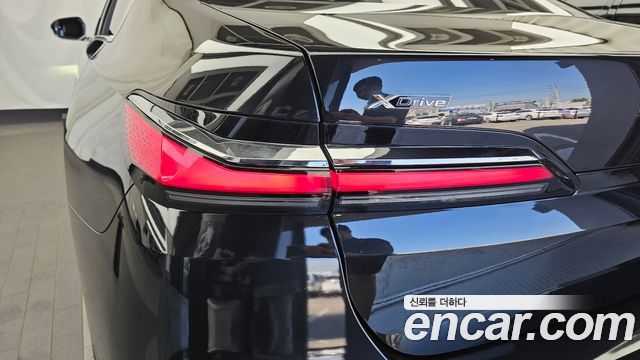 BMW 7 Series (G70) 740i xDrive M Sport 2024 — фото 23