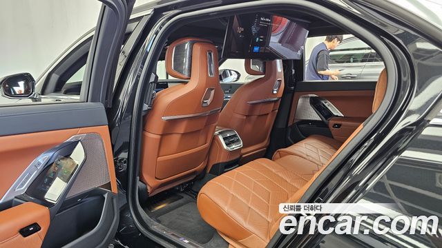 BMW 7 Series (G70) 740i xDrive M Sport 2024 — фото 26