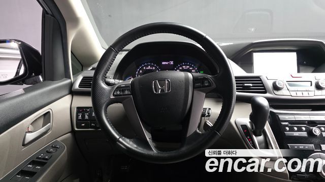 Honda Odyssey 3.5 4th 2013 — фото 13