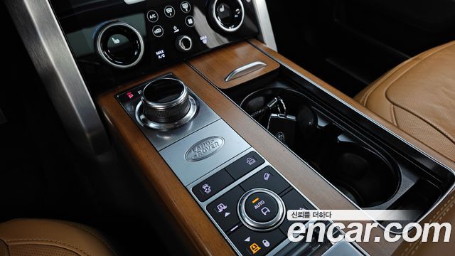 Land Rover Range Rover (IV) 4.4 SDV8 AB LWB DIESEL 2020 — фото 9