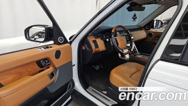 Land Rover Range Rover (IV) 4.4 SDV8 AB LWB DIESEL 2020 — фото 10