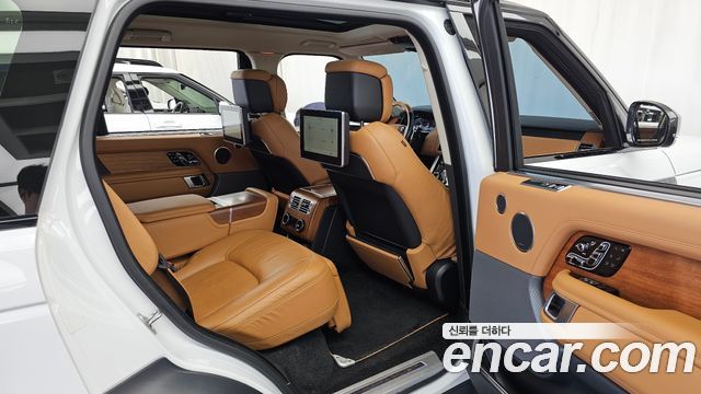 Land Rover Range Rover (IV) 4.4 SDV8 AB LWB DIESEL 2020 — фото 12