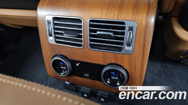 Land Rover Range Rover (IV) 4.4 SDV8 AB LWB DIESEL 2020 — фото 19