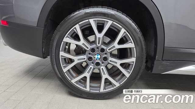 BMW X1 (F48) xDrive 20i xLine 2022 — фото 5